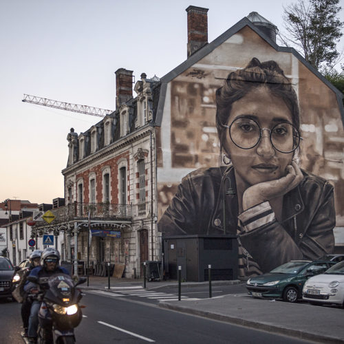 Point de Vue - Streetartvestival in Bayonne, France, in October 2018.
#muralart #pdvstreetartfest #pointdevue #bayonne  #IamNika #nikongirlz   
@pdvstreetartfest                      
photo by Nika Kramer @nikakramer
